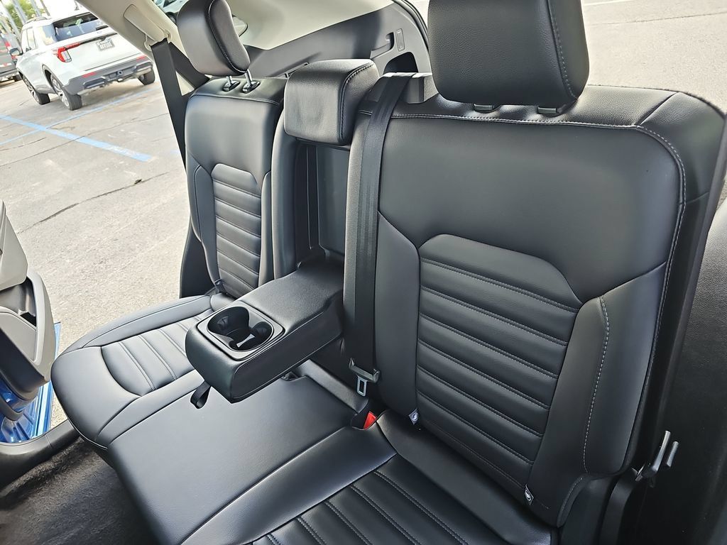 Used 2024 Ford Edge SEL AWD/4WD image 13