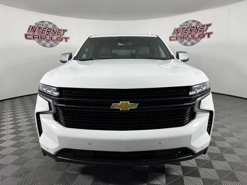 Used 2023 Chevrolet Suburban Premier AWD/4WD image 2