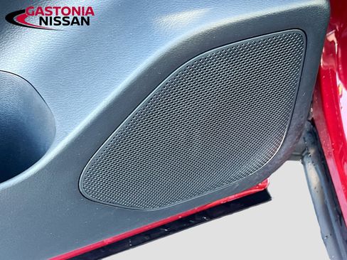 Used 2025 Nissan Rogue S image 23