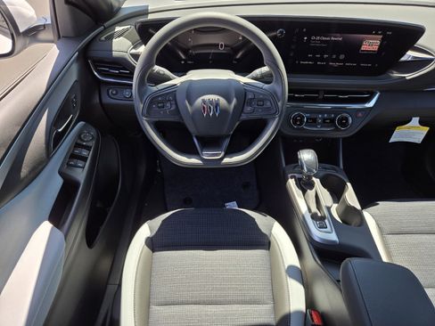 New 2025 Buick Envista Preferred image 8