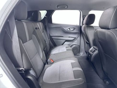 Used 2025 Chevrolet Blazer LT FWD image 28