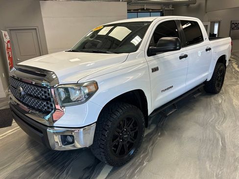 Used 2020 Toyota Tundra SR5 w/ SR5 Leather Package AWD/4WD image 34