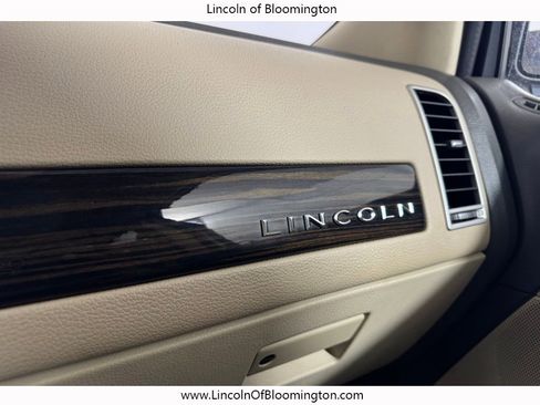 Used 2010 Lincoln MKX AWD image 21
