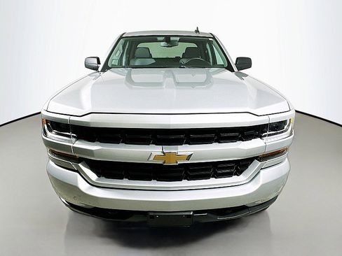 Used 2019 Chevrolet Silverado 1500 Custom w/ Custom Convenience Package image 2