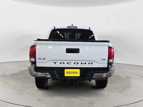 Used 2021 Toyota Tacoma SR5 AWD/4WD image 4