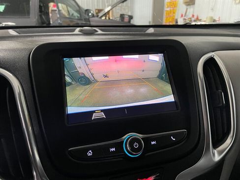 Used 2021 Chevrolet Equinox LS w/ LS Convenience Package image 12