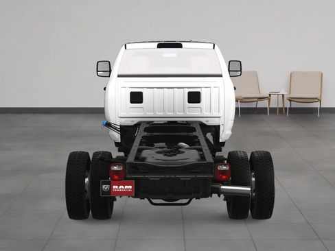 Used 2024 RAM 5500 Tradesman w/ Max Tow Package RWD image 37