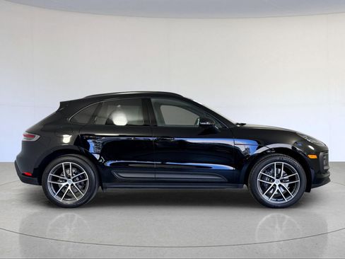 Certified 2026 Porsche Macan AWD/4WD image 9
