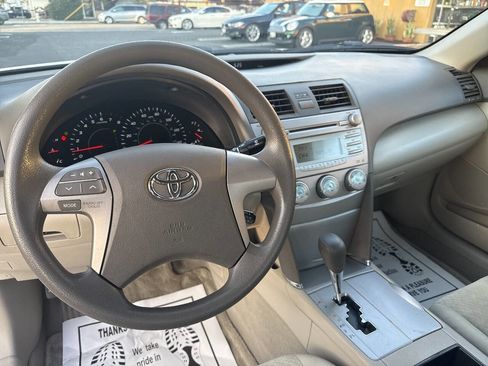 Used 2009 Toyota Camry LE image 14