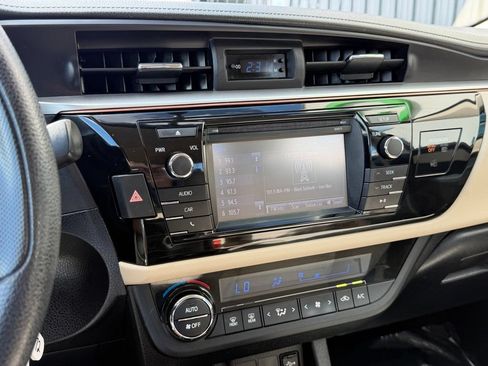 Used 2016 Toyota Corolla LE FWD image 13