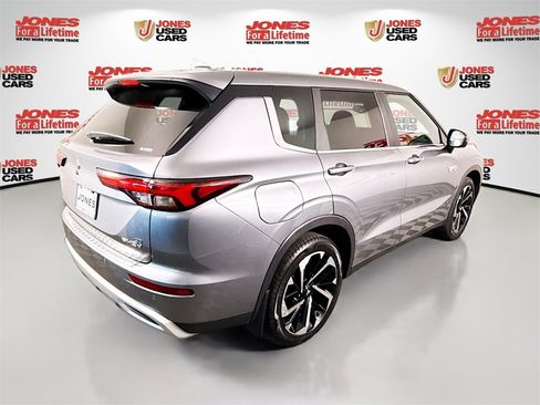 Used 2023 Mitsubishi Outlander SE image 17