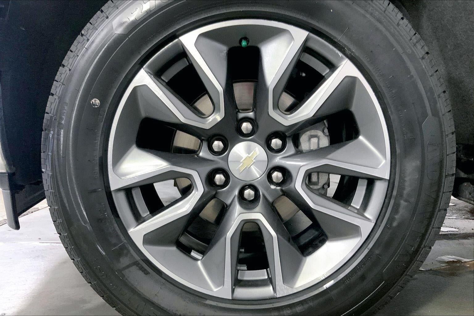 Used 2024 Chevrolet Silverado 1500 LT AWD/4WD image 9