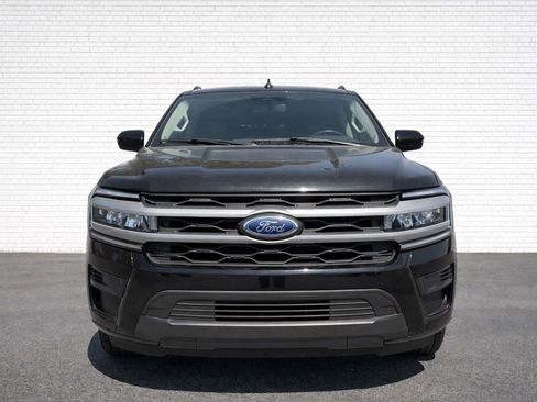 Used 2024 Ford Expedition Max XLT AWD/4WD image 2