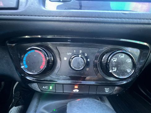 Used 2017 Honda HR-V LX image 17