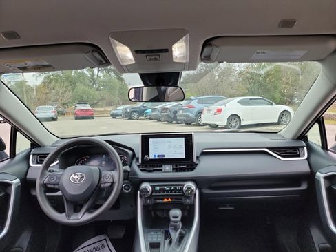 Used 2024 Toyota RAV4 XLE image 18