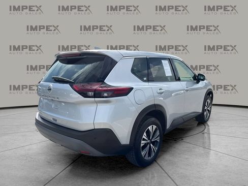 Used 2021 Nissan Rogue SV FWD image 3