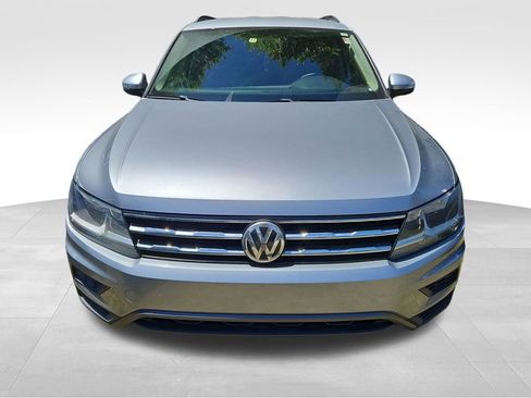 Used 2019 Volkswagen Tiguan SE FWD image 2