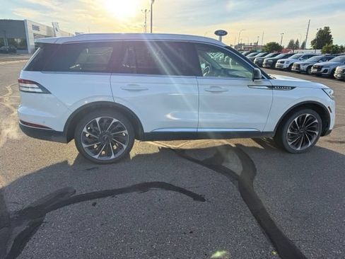 Used 2022 Lincoln Aviator Reserve w/ Equipment Group 201A AWD/4WD image 11
