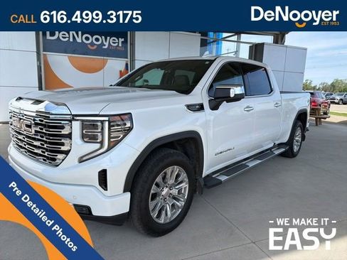 Used 2023 GMC Sierra 1500 Denali w/ Technology Package AWD/4WD image 1