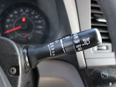 Used 2015 Toyota Sienna LE image 35