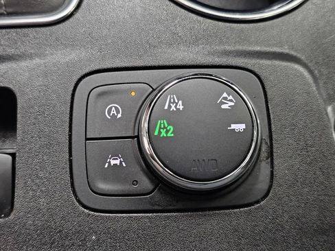 Used 2023 Chevrolet Traverse Premier AWD/4WD image 23