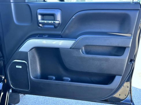 Used 2019 Chevrolet Silverado 2500 LTZ w/ Midnight Edition image 16