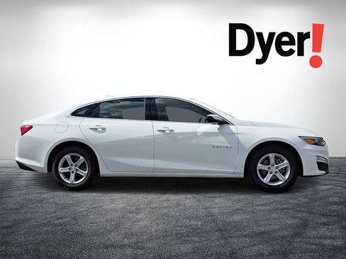 Used 2024 Chevrolet Malibu LT FWD image 2