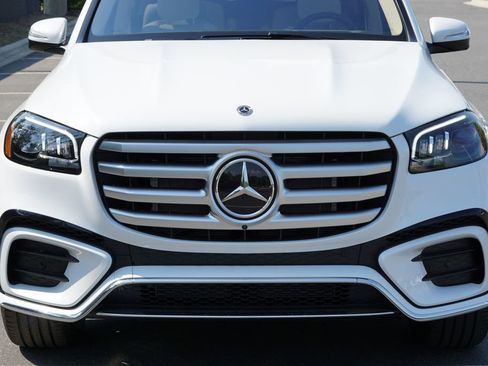 New 2026 Mercedes-Benz GLS 450 4MATIC image 9