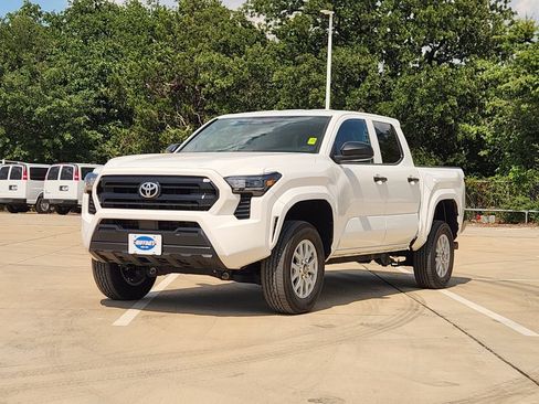 Used 2024 Toyota Tacoma SR RWD image 3