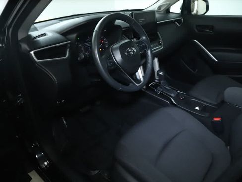 Used 2024 Toyota Corolla Cross LE w/ Moonroof Package AWD/4WD image 17