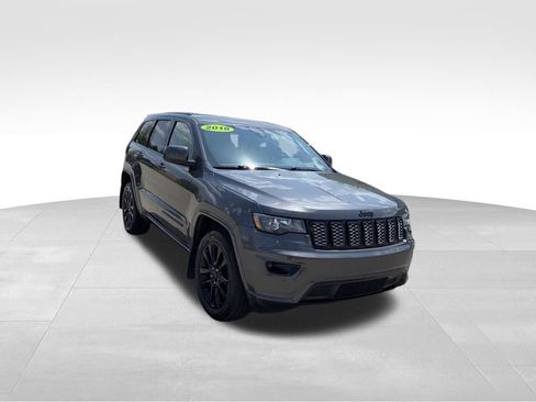 Used 2018 Jeep Grand Cherokee Altitude AWD/4WD image 4