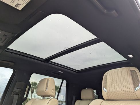 Used 2023 Cadillac Escalade Premium Luxury image 23