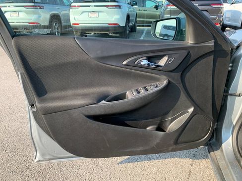 Used 2024 Chevrolet Malibu LT FWD image 16