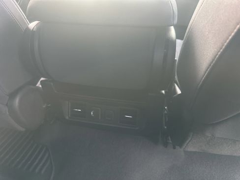 Used 2021 Chevrolet Silverado 1500 LT AWD/4WD image 15