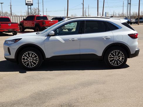 Used 2026 Ford Escape Base image 2