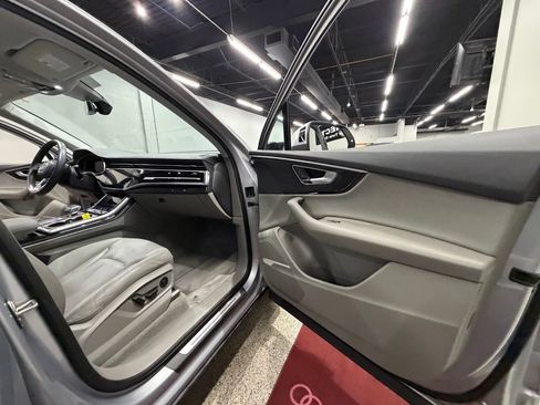 Used 2020 Audi Q7 3.0T Prestige w/ Prestige Package AWD/4WD image 35