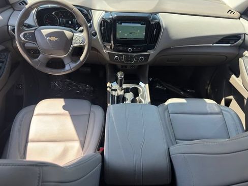 Used 2019 Chevrolet Traverse LT w/ LT Premium Package AWD/4WD image 13