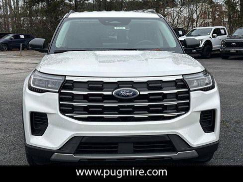 New 2026 Ford Explorer Active RWD image 2