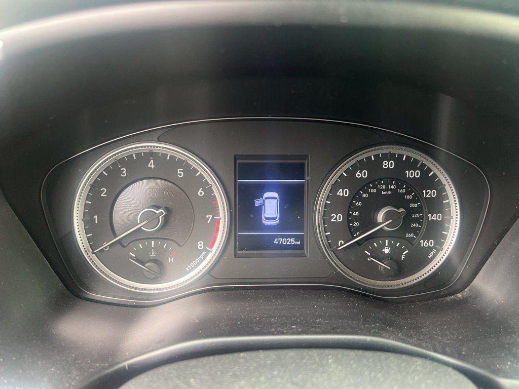 Used 2020 Hyundai Santa Fe SE AWD/4WD image 3