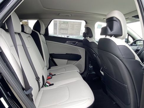 New 2026 Kia Sportage EX FWD image 22