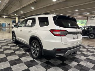 Used 2025 Honda Pilot Touring video 2