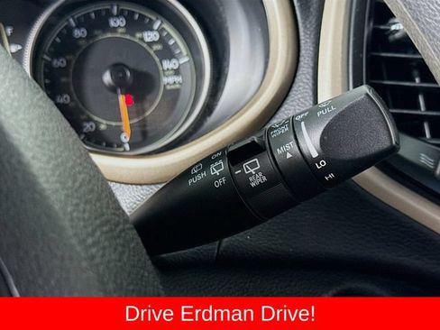 Used 2018 Jeep Cherokee Latitude FWD image 15