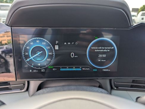 Used 2025 Hyundai Elantra Limited FWD image 22