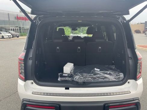 New 2025 Nissan Armada PRO-4X AWD/4WD image 9