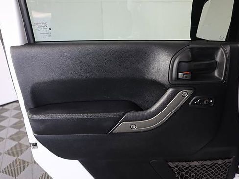 Used 2017 Jeep Wrangler Unlimited Sport image 27