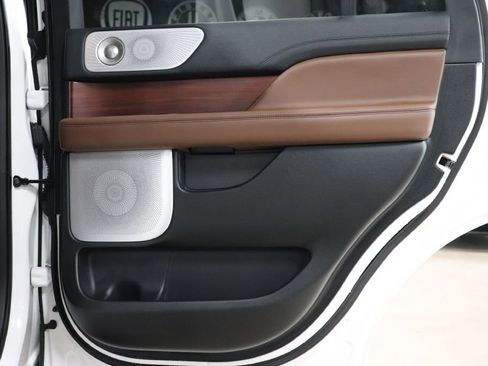 Used 2023 Lincoln Navigator Reserve RWD image 18