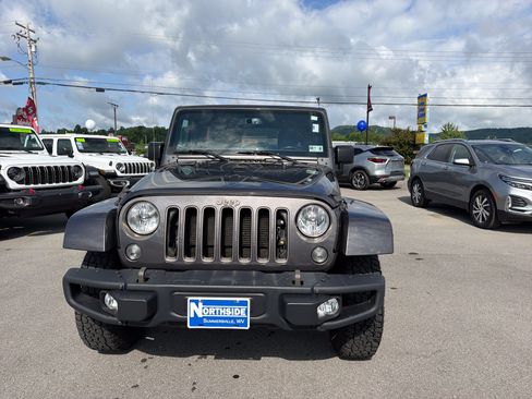 Used 2018 Jeep Wrangler Unlimited Sport AWD/4WD image 2