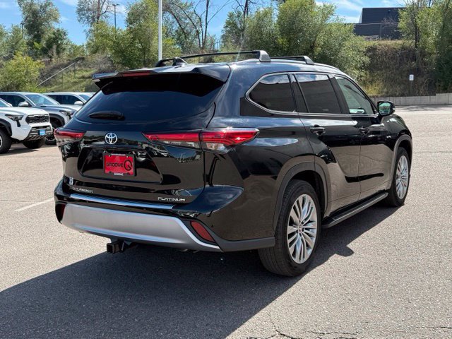 Used 2022 Toyota Highlander Platinum FWD image 5
