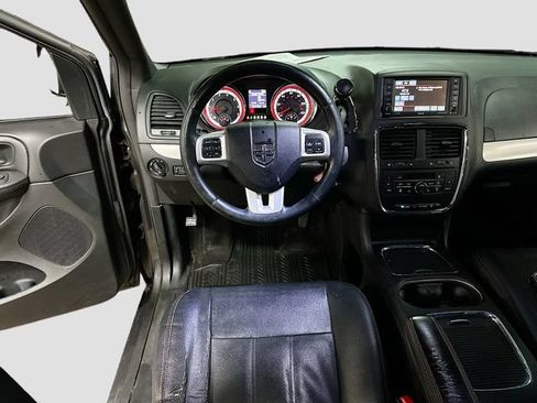Used 2016 Dodge Grand Caravan R/T w/ Driver Convenience Group FWD image 23