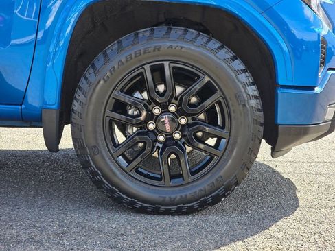 Used 2022 GMC Sierra 1500 Elevation w/ LPO, Elevation Black Package AWD/4WD image 9